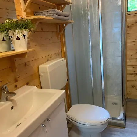 Benvenuto, Chalets Κάμπινγκ *